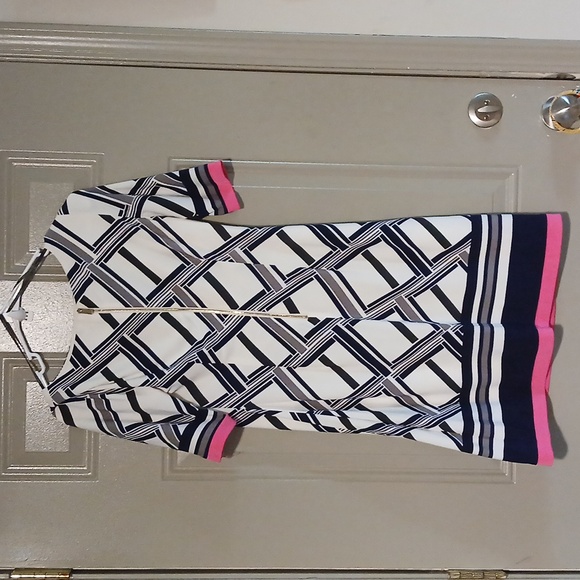 Vince Camuto Woman Dress size 4 - Picture 7 of 9